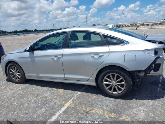 Hyundai SONATA SE 2018 5NPE24AF0JH723099 Image 15
