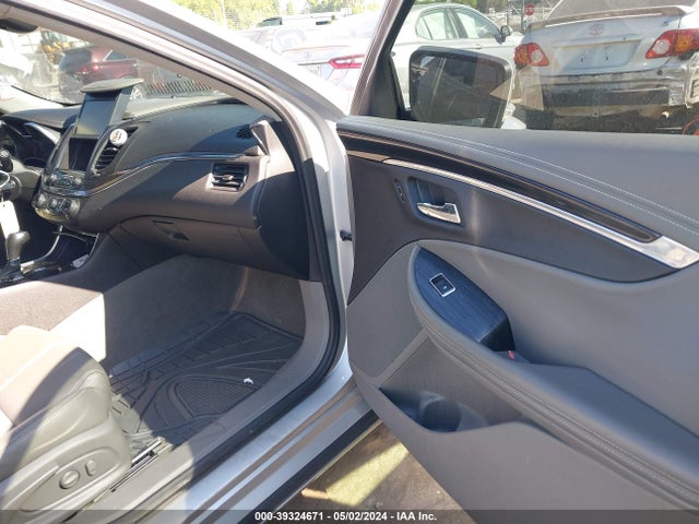 Chevrolet IMPALA 1LT 2017 2G1105S37H9116024 Image 5