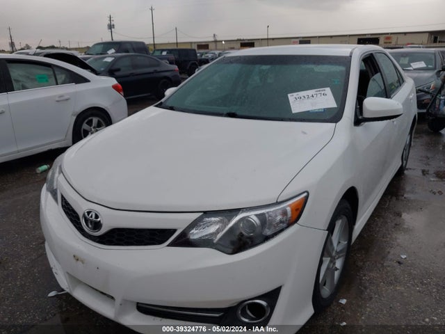 Toyota CAMRY SE 2014 4T1BF1FK8EU762266 Image 2