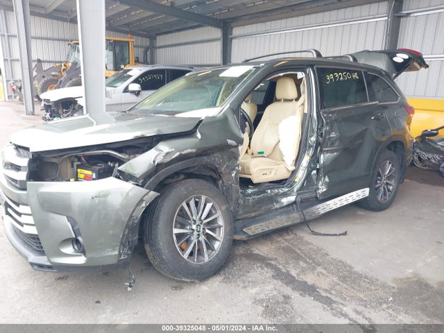 Toyota Highlander Xle 2017 5TDJZRFH1HS465164 Image 2