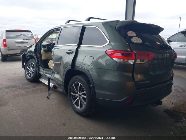 Toyota Highlander Xle 2017 5TDJZRFH1HS465164 Image 3