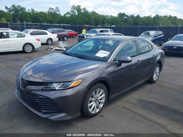 Toyota CAMRY LE 2020 4T1C11AK5LU958706 Image 2