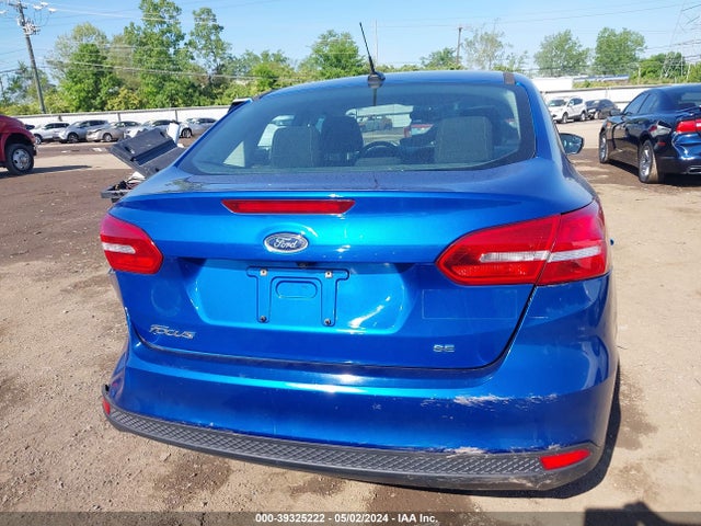 Ford FOCUS SE 2018 1FADP3F24JL286142 Image 17