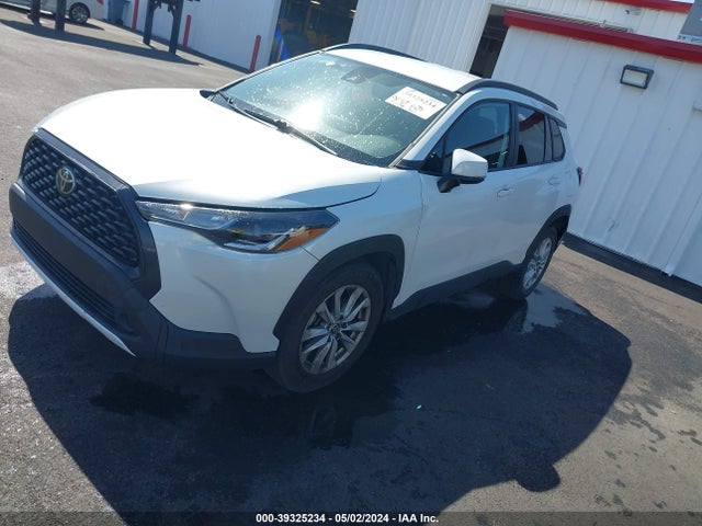 Toyota Corolla Cross Le 2022 7MUCAAAG2NV001852 Image 2