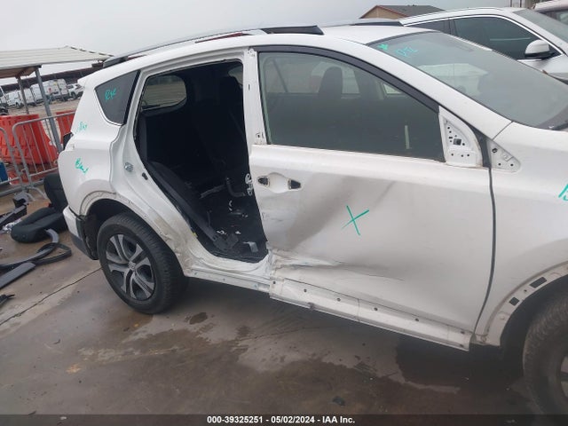 Toyota RAV4 LE 2017 JTMZFREV0HJ711900 Image 6