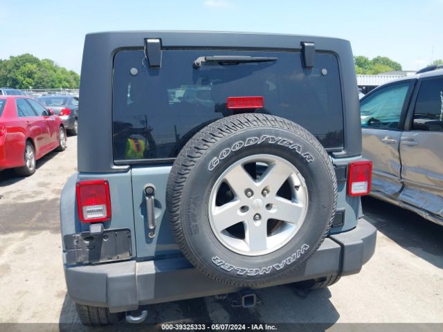 1C4BJWDG9FL609546 Jeep Wrangler Unlimited Sport