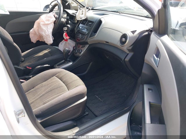 Chevrolet Sonic Lt Auto 2015 1G1JC6SH1F4111300 Image 5