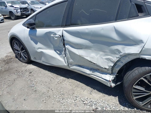 Toyota Prius 2023 JTDADABU8P3000528 Image 27