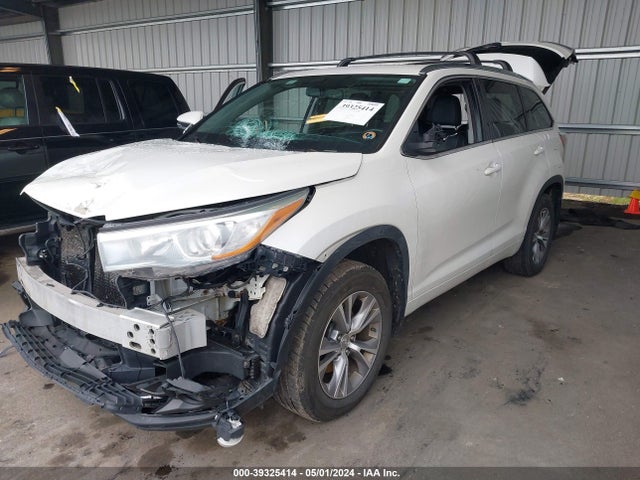 Toyota Highlander Xle V6 2015 5TDJKRFH3FS195419 Image 2