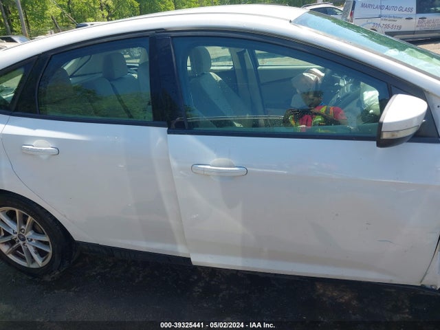 Ford FOCUS SE 2016 1FADP3K21GL205094 Image 14