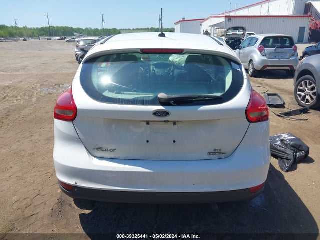Ford FOCUS SE 2016 1FADP3K21GL205094 Image 17