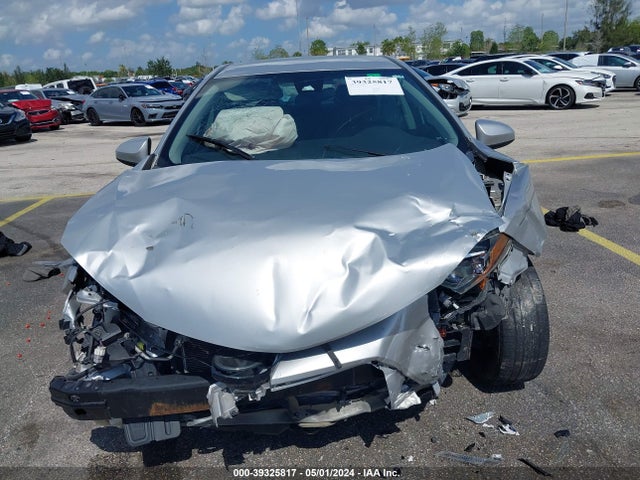 Toyota COROLLA LE 2018 2T1BURHEXJC027277 Image 12