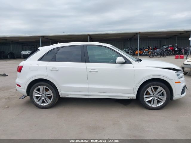 WA1ECCFS9HR010647 Audi Q3 2.0t Premium
