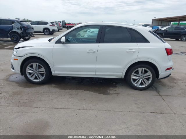 WA1ECCFS9HR010647 Audi Q3 2.0t Premium