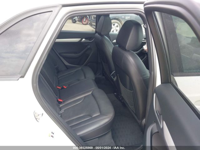 WA1ECCFS9HR010647 Audi Q3 2.0t Premium