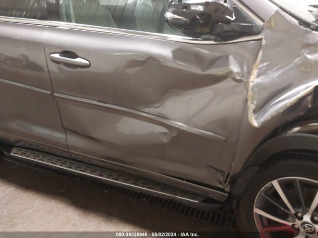Toyota Highlander Xle 2018 5TDJZRFH0JS827670 Image 18