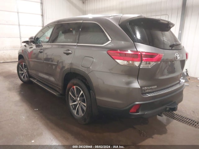 Toyota Highlander Xle 2018 5TDJZRFH0JS827670 Image 3