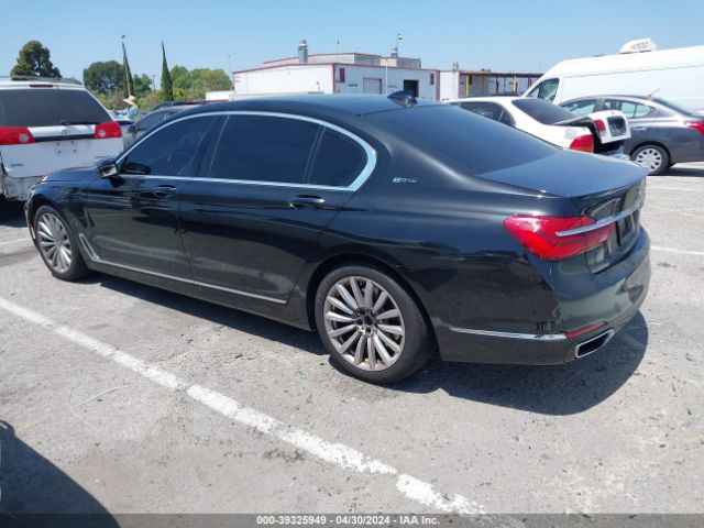 2019 BMW 740E WBA7J2C55KB246416 Photo 2