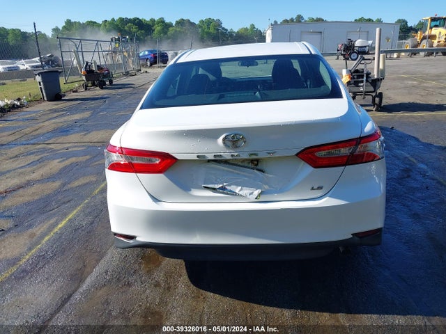 Toyota CAMRY LE 2018 4T1B11HK7JU059943 Image 16