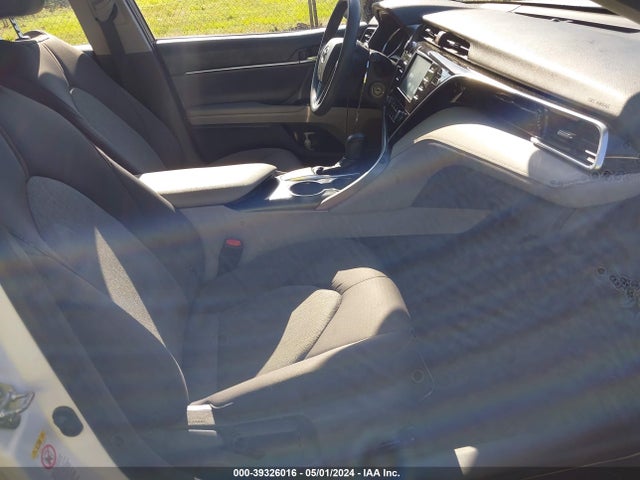 Toyota CAMRY LE 2018 4T1B11HK7JU059943 Image 5