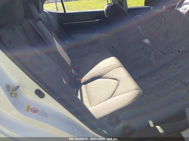 Toyota CAMRY LE 2018 4T1B11HK7JU059943 Image 8
