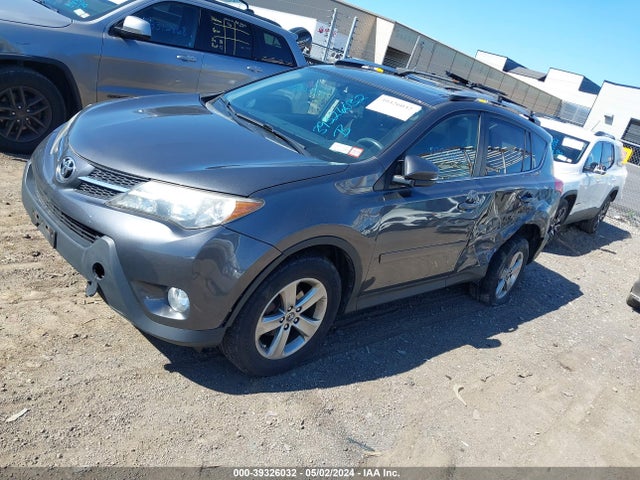 Toyota Rav4 Xle 2015 JTMRFREV0FJ049524 Image 2