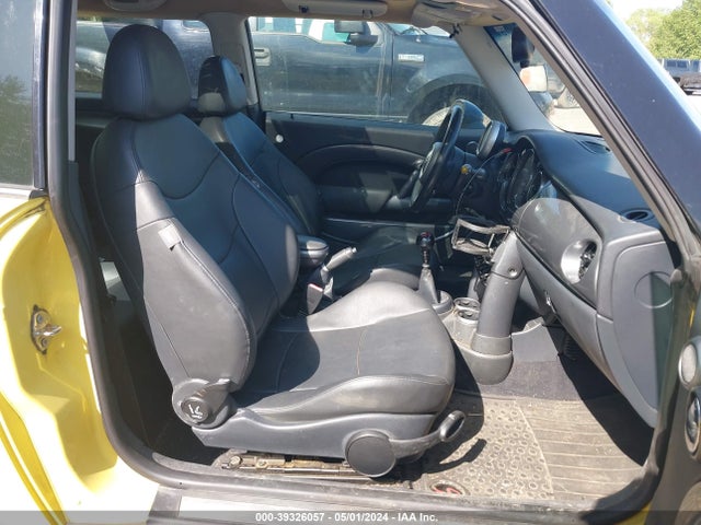 2005 MINI COOPER S WMWRE33585TL11258 Photo 4