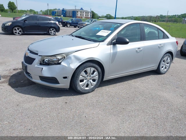Chevrolet Cruze Ls Manual 2014 1G1PB5SH3E7202847 Image 2