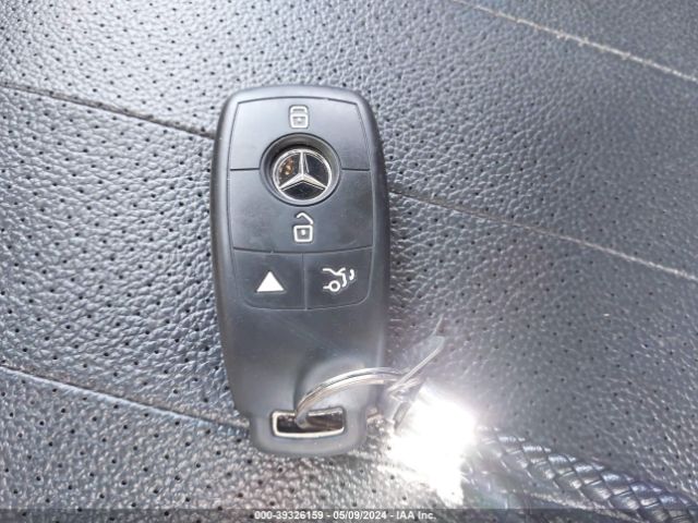 WDDZF4JB7HA050936 Mercedes-Benz E 300