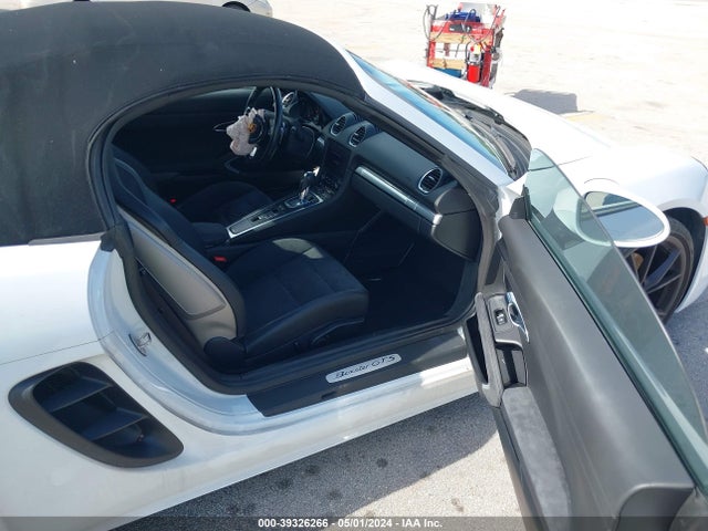 2019 PORSCHE 718 BOXSTER WP0CB2A81KS228250 Photo 4