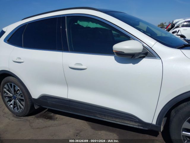 1FMCU0DZ9LUB70263 Ford Escape Titanium Hybrid