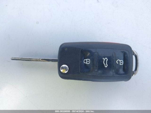 1VWAT7A33GC058980 Volkswagen Passat 1.8t R-line