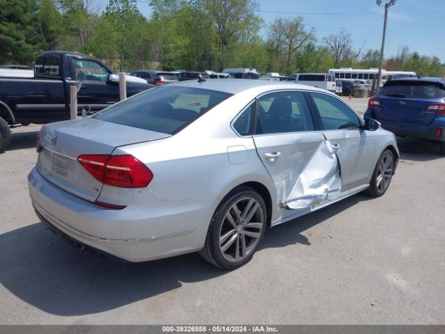 1VWAT7A33GC058980 Volkswagen Passat 1.8t R-line