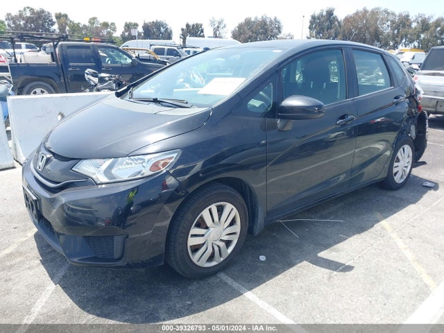 Honda FIT LX 2015 3HGGK5G51FM750246 Image 2