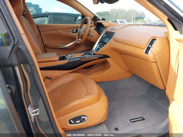 SCFVUJAW0MTV01530 Aston Martin DBX