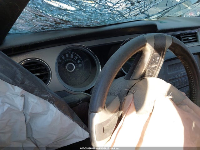 Продажа на аукционе авто 2014 Ford Mustang V6 Premium, vin: 1ZVBP8AM7E5253330, номер лота: 39326866