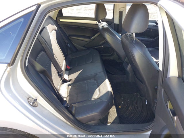 1VWAT7A30EC036237 Volkswagen Passat 1.8t Wolfsburg Edition