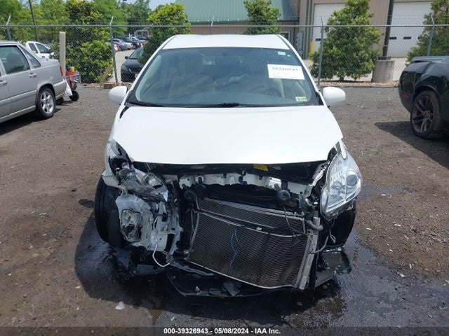 Toyota Prius Two 2015 JTDKN3DU1F1865863 Image 13