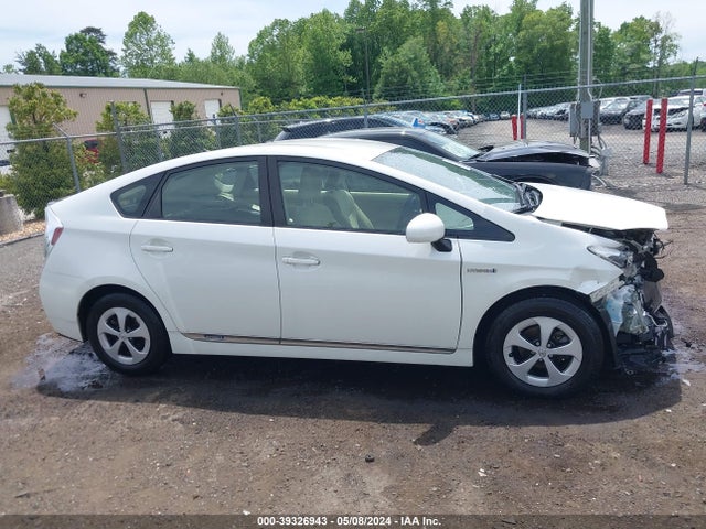 Toyota Prius Two 2015 JTDKN3DU1F1865863 Image 14