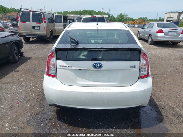 Toyota Prius Two 2015 JTDKN3DU1F1865863 Image 17