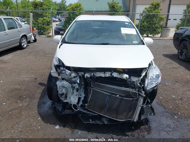 Toyota Prius Two 2015 JTDKN3DU1F1865863 Image 6