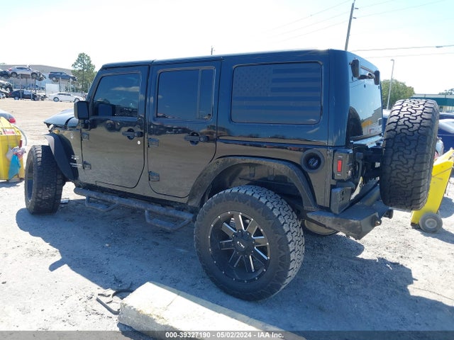 1C4BJWEG4HL733807 Jeep Wrangler Unlimited Sahara 4x4