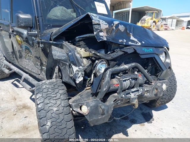 1C4BJWEG4HL733807 Jeep Wrangler Unlimited Sahara 4x4