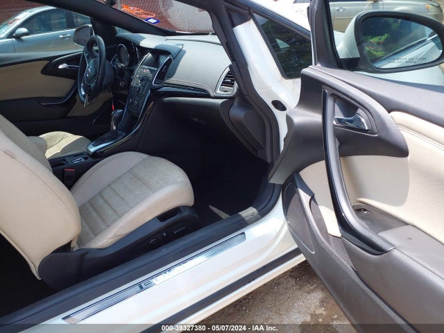 W04WT3N50GG130332 Buick Cascada Premium