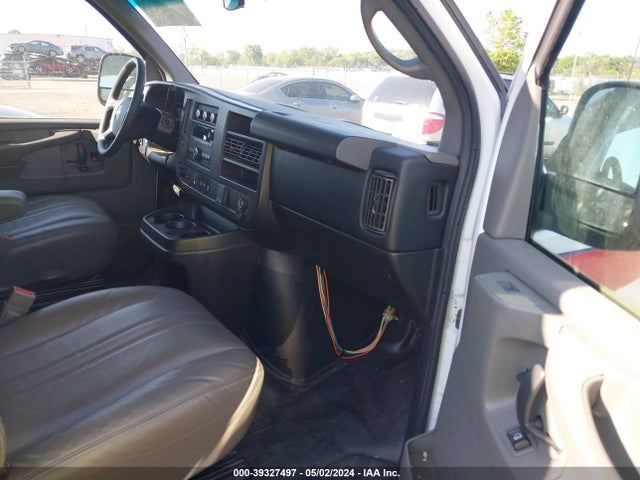 Chevrolet Express 2500 Work Van 2015 1GCWGFFF0F1105676 Image 5