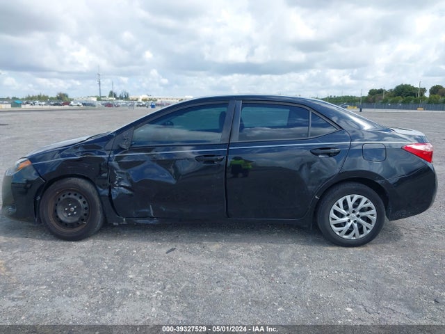 Toyota COROLLA LE 2019 5YFBURHE7KP942010 Image 14