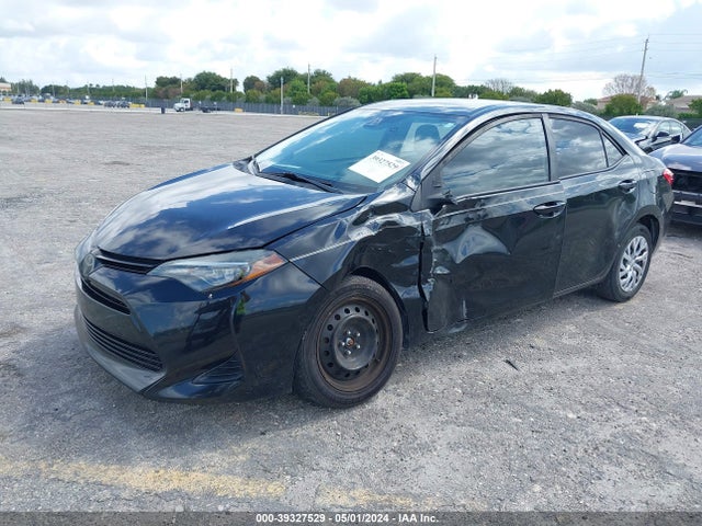 Toyota COROLLA LE 2019 5YFBURHE7KP942010 Image 2