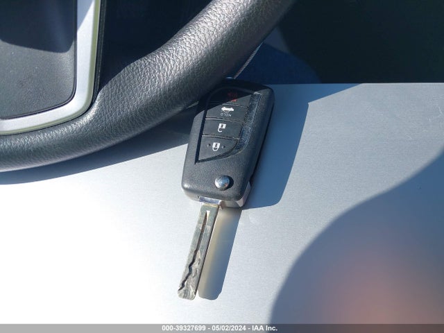 Toyota CAMRY LE 2023 4T1C11AKXPU162135 Image 11