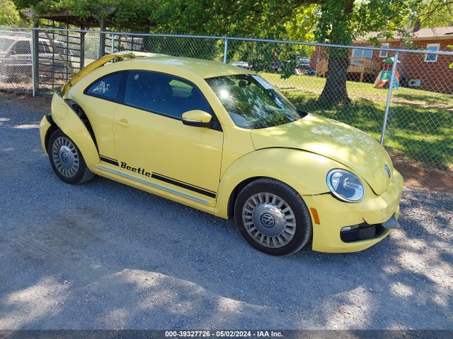 39327726 :رقم المزاد ، 3VWJP7AT3DM658770 vin ، 2013 Volkswagen Beetle 2.5l مزاد بيع
