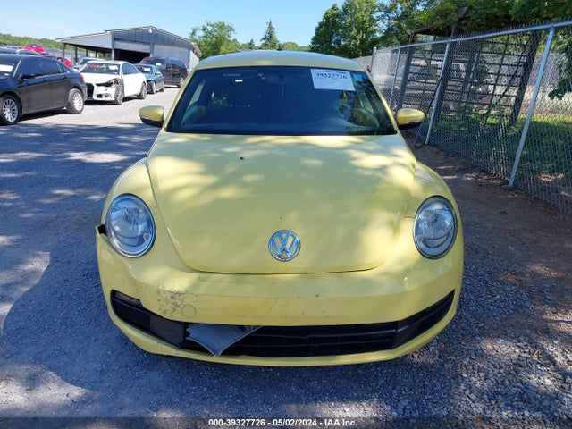 39327726 :رقم المزاد ، 3VWJP7AT3DM658770 vin ، 2013 Volkswagen Beetle 2.5l مزاد بيع